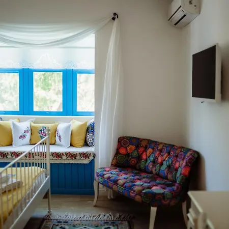 Bed & Breakfast Trend Blue Boutique *