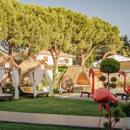 Trend Blue Boutique * Кешме