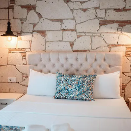 Bed & Breakfast Trend Blue Boutique