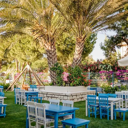 Bed & Breakfast Trend Blue Boutique *